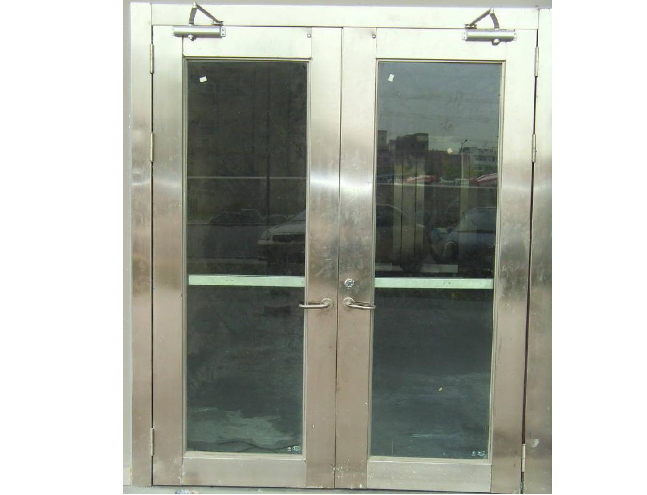 使用大玻璃防火門的注意事項